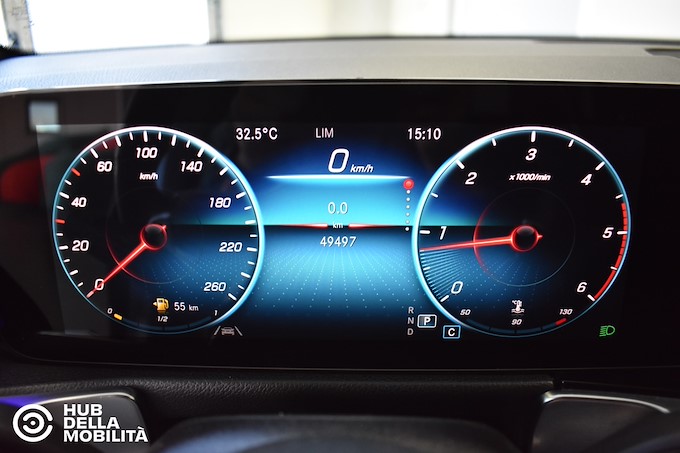 MERCEDES-BENZ GLB 200 d Automatic Premium